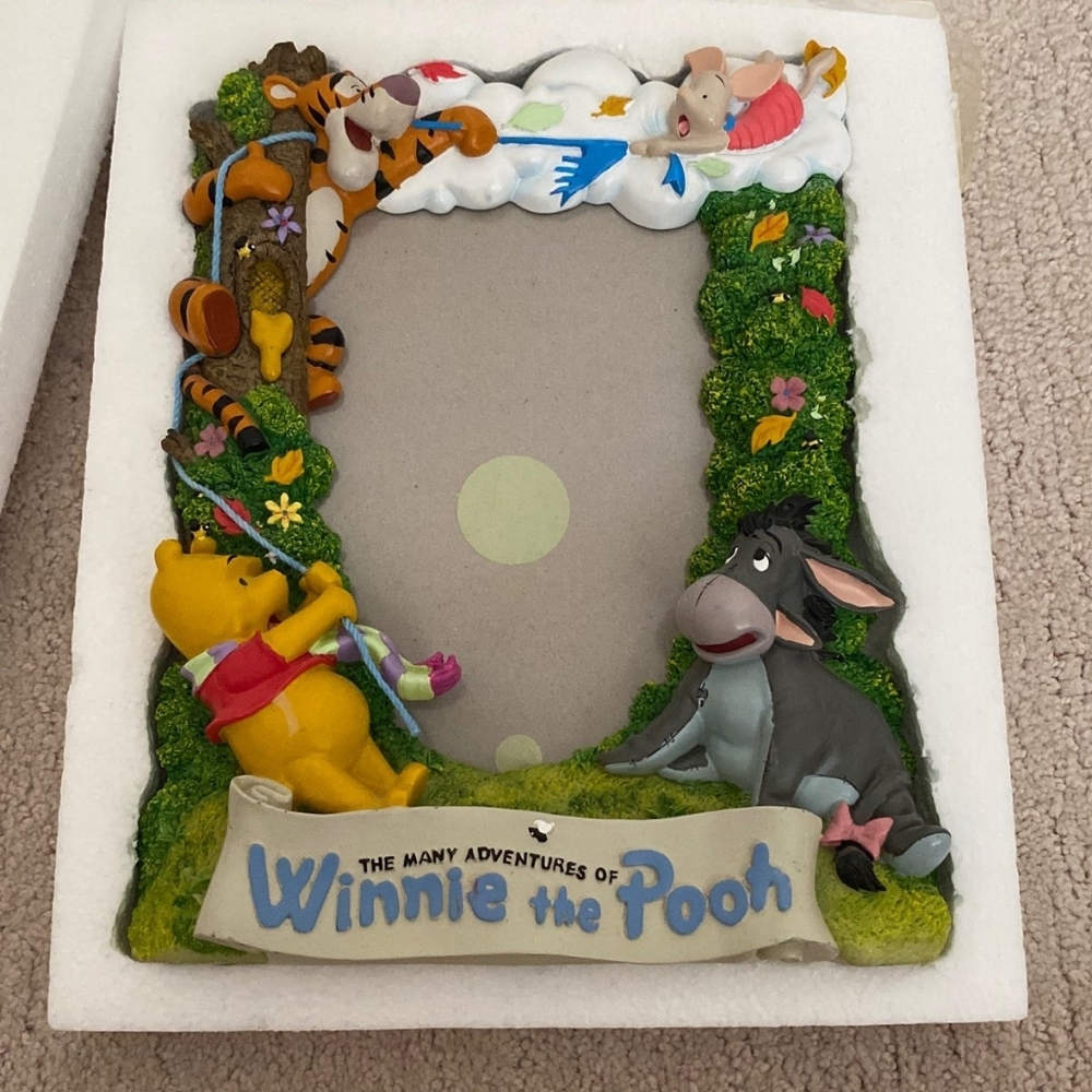Disney Authentic Winnie the Pooh 3D 5"×7" Collectible Picture Frame